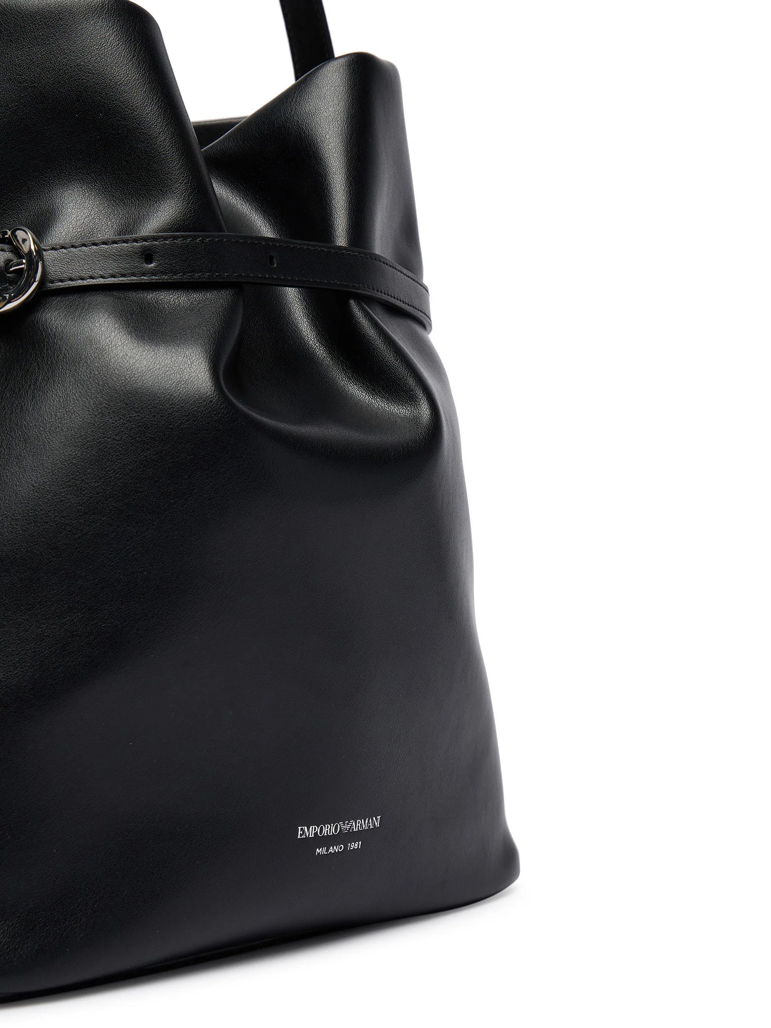 Bolso cubo de piel lisa