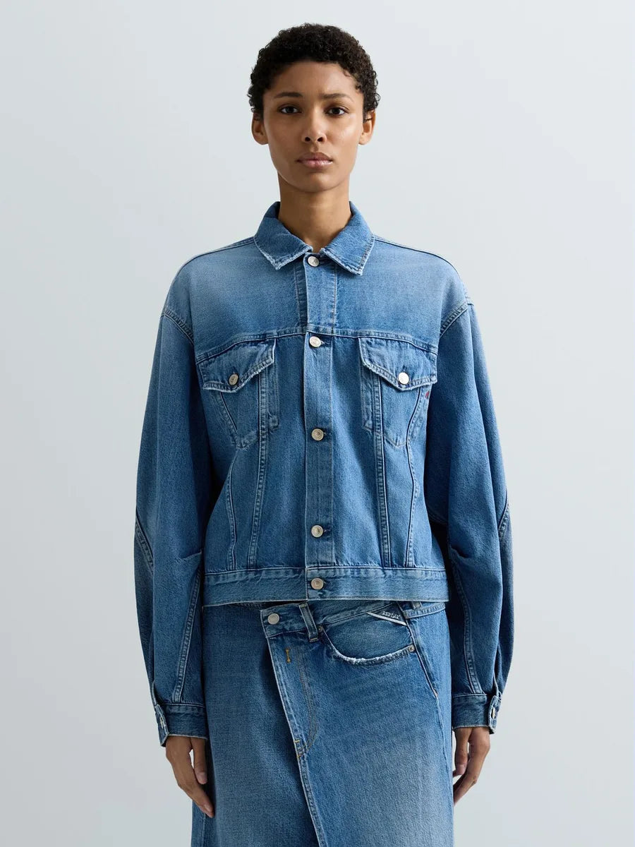 Cazadora relaxed fit de denim bicolor